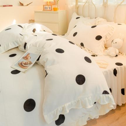 91家纺网 家纺一手货源 找家纺 （总）麦朵 2021新款牛奶绒花边款波点系列四件套