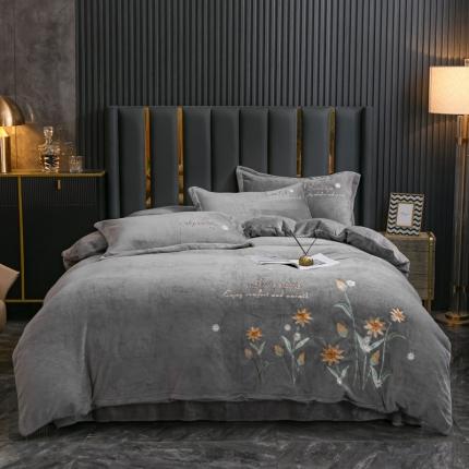 91家纺网 家纺一手货源 找家纺 （总）金米诺 2022新款牛奶绒平绣四件套—花