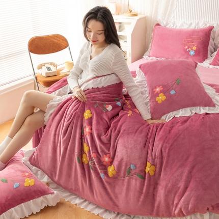 91家纺网 家纺一手货源 找家纺 （总）新品韩版花边加厚绣花牛奶绒法莱水晶绒床单床裙款四件套