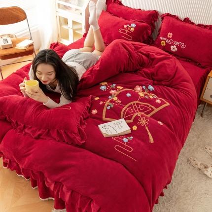 91家纺网 家纺一手货源 找家纺 新品韩版花边绣花牛奶绒法莱水晶绒床单床裙款四件套 美人扇酒红