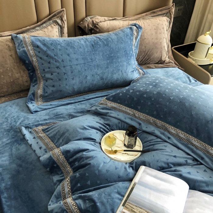 91家纺网 家纺一手货源 找家纺 （总）榻尚家居 2021新款爱丽丝纯色浮雕婴肤绒四件套