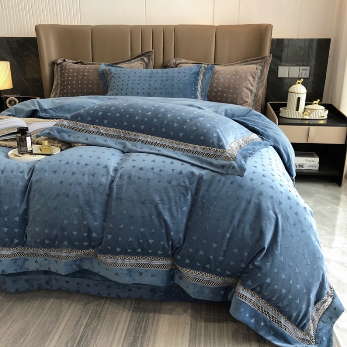 91家纺网 家纺一手货源 找家纺 （总）榻尚家居 2021新款爱丽丝纯色浮雕婴肤绒四件套