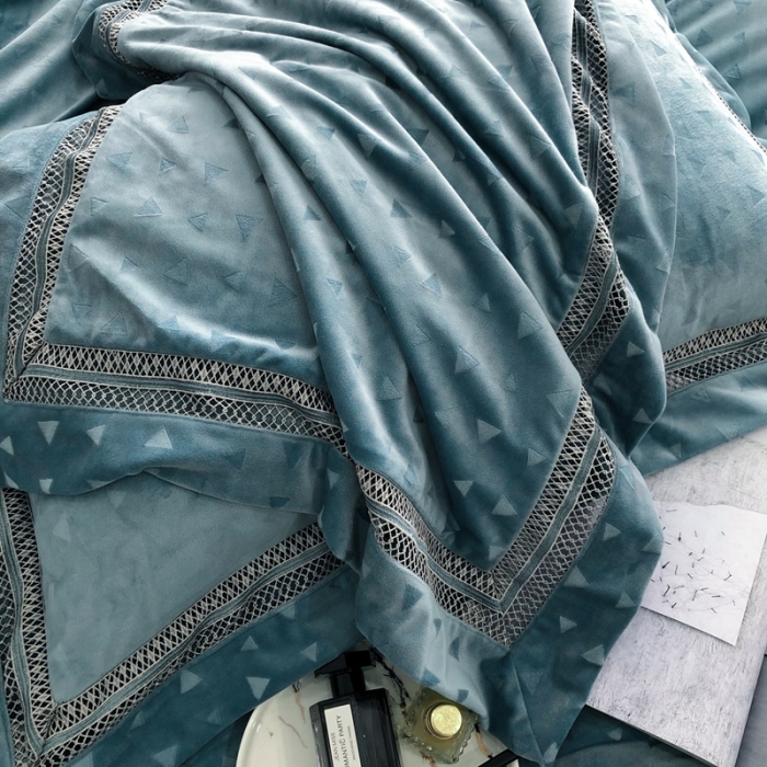 91家纺网 家纺一手货源 找家纺 榻尚家居 2021新款爱丽丝纯色浮雕婴肤绒四件套 爱丽丝-绿