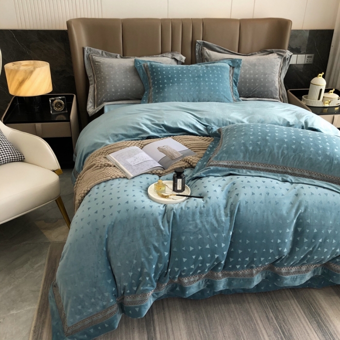 91家纺网 家纺一手货源 找家纺 榻尚家居 2021新款爱丽丝纯色浮雕婴肤绒四件套 爱丽丝-绿