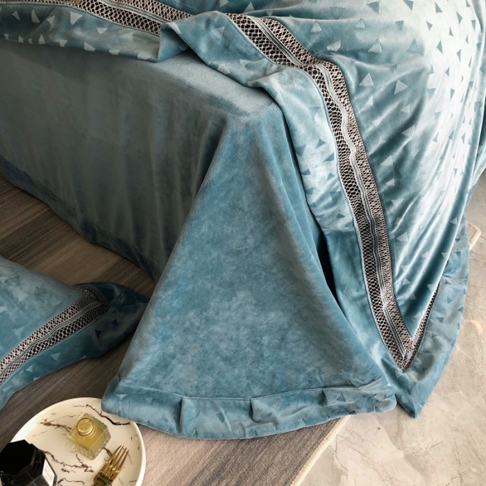 91家纺网 家纺一手货源 找家纺 榻尚家居 2021新款爱丽丝纯色浮雕婴肤绒四件套 爱丽丝-绿