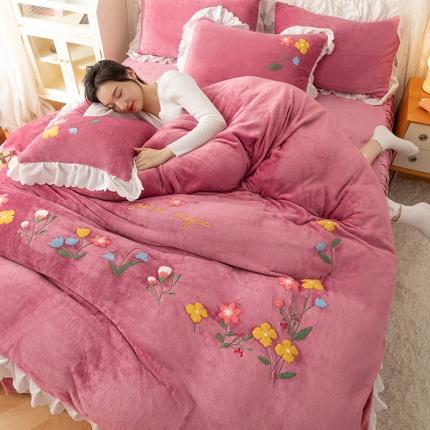 91家纺网 家纺一手货源 找家纺 新品韩版花边绣花牛奶绒法莱水晶绒床单床裙款四件套 小美好豆沙