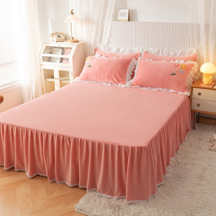 91家纺网 家纺一手货源 找家纺 新品韩版花边绣花牛奶绒法莱水晶绒床单床裙款四件套 小美好玉色