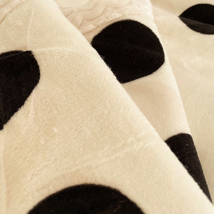 91家纺网 家纺一手货源 找家纺 慕尚 2022新款牛奶绒贝贝绒三层加厚毛毯 波点