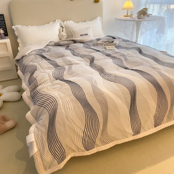 91家纺网 家纺一手货源 找家纺 慕尚 2022新款牛奶绒贝贝绒三层加厚毛毯 简约