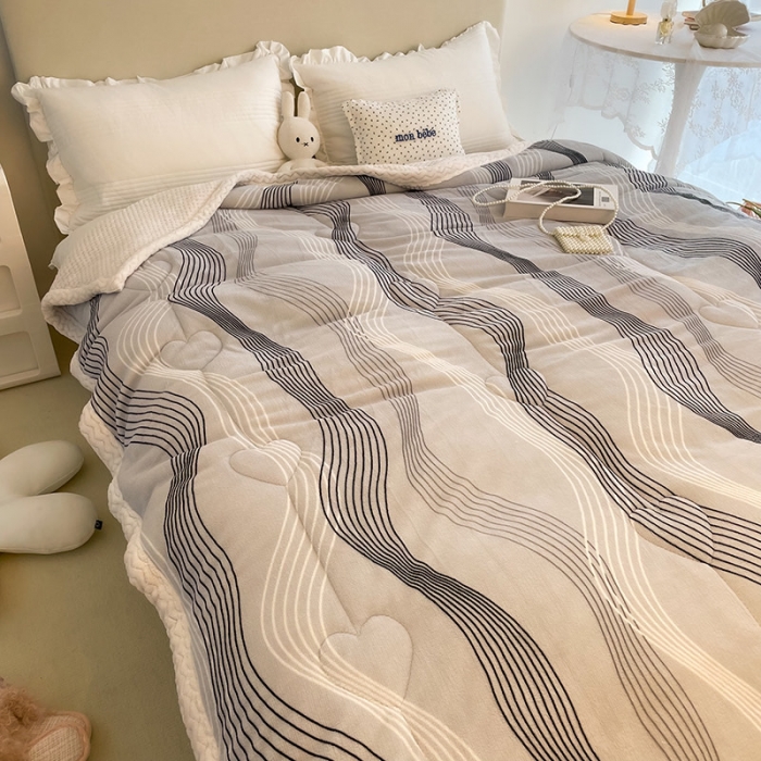 91家纺网 家纺一手货源 找家纺 慕尚 2022新款牛奶绒贝贝绒三层加厚毛毯 简约