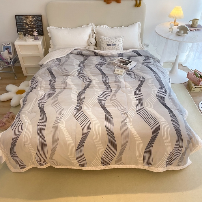 91家纺网 家纺一手货源 找家纺 慕尚 2022新款牛奶绒贝贝绒三层加厚毛毯 简约