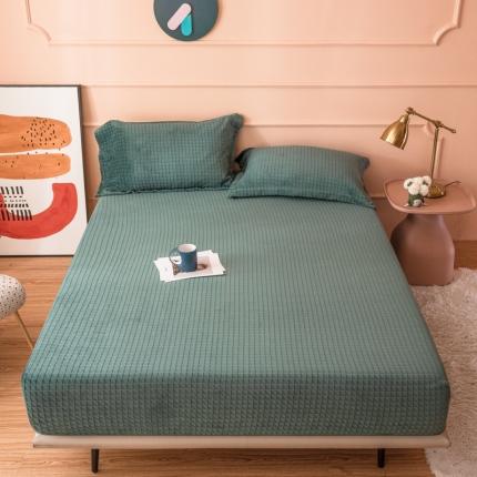 91家纺网 家纺一手货源 找家纺 印季 22新款华夫格牛奶绒单品床笠枕套 华夫格（三角格）墨绿