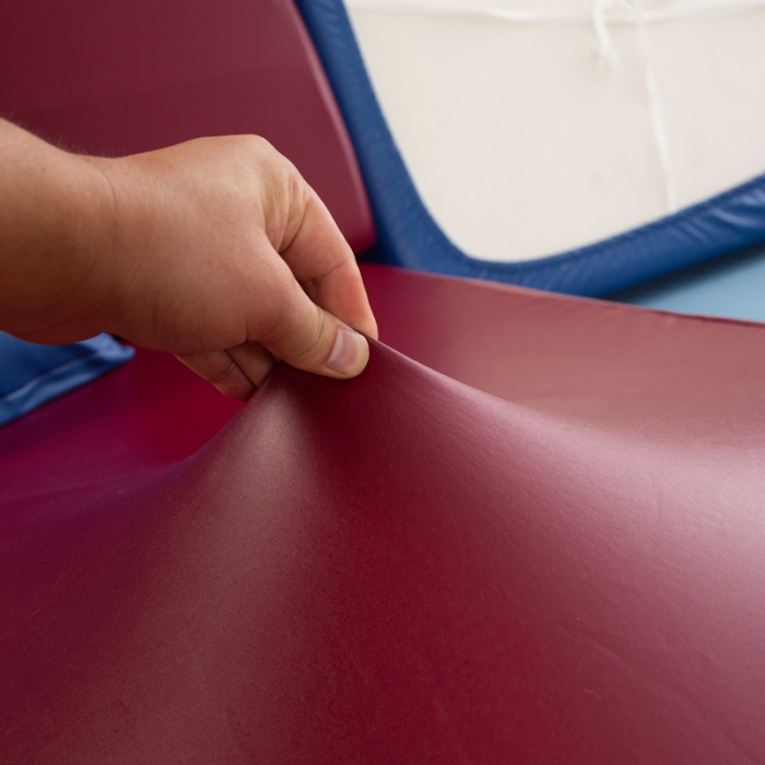 91家纺网 家纺一手货源 找家纺 兴妮雅家纺2021新款纯色皮沙发笠 酒红