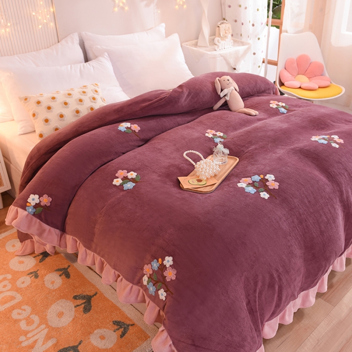 91家纺网 家纺一手货源 找家纺 甜之梦 2025新款毛巾绣牛奶绒单被套 满天星紫豆沙