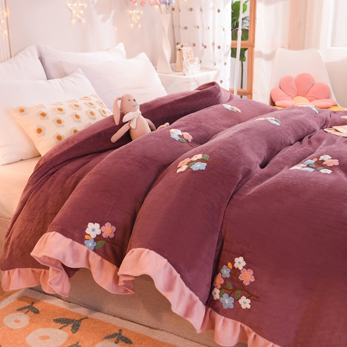 91家纺网 家纺一手货源 找家纺 甜之梦 2025新款毛巾绣牛奶绒单被套 满天星紫豆沙