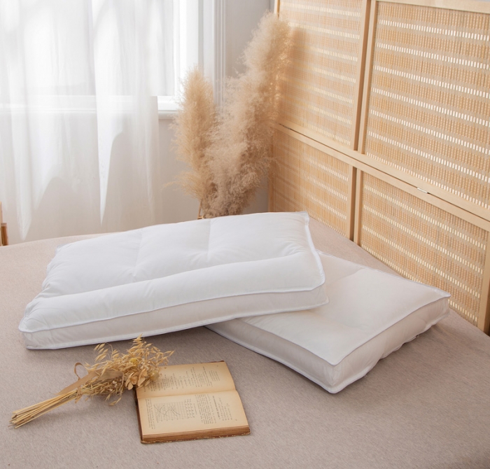 91家纺网 家纺一手货源 找家纺 锦绣万家 2021新款全棉分区定型枕水洗羽丝绒护颈枕 四分区定型枕