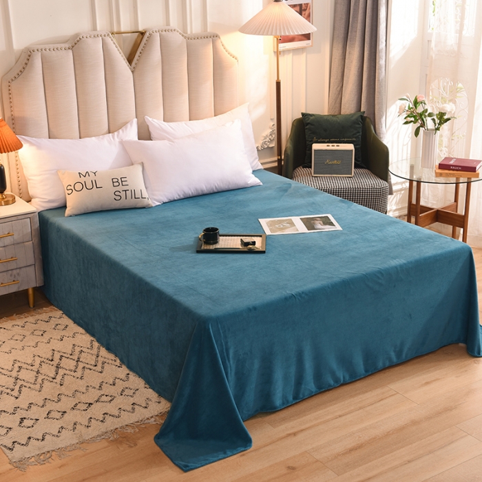 91家纺网 家纺一手货源 找家纺 甜之梦 2025新款毛巾绣牛奶绒单床单 小熊宝可梦宝石蓝