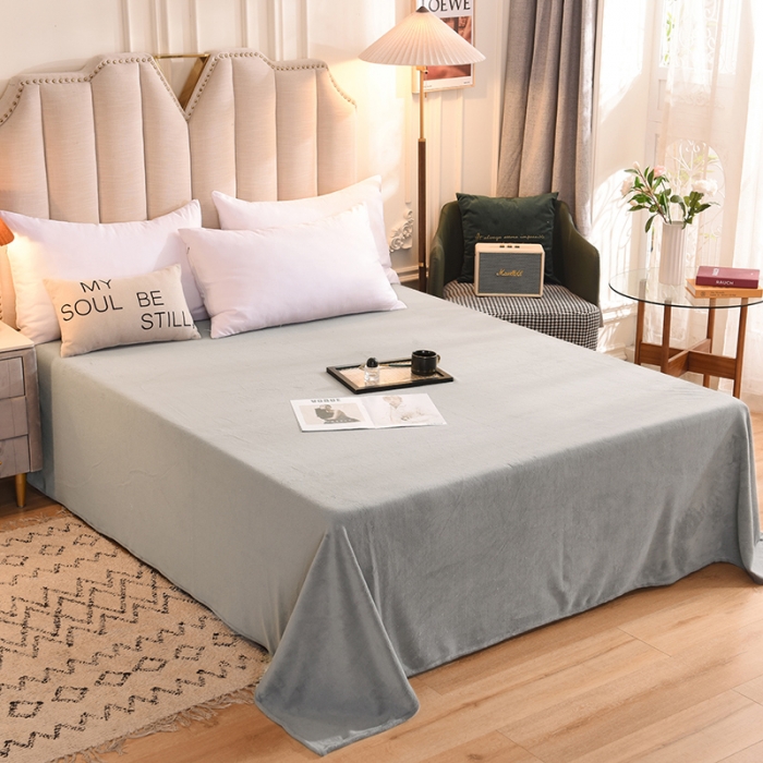 91家纺网 家纺一手货源 找家纺 甜之梦 2025新款毛巾绣牛奶绒单床单 小熊宝可梦浅灰