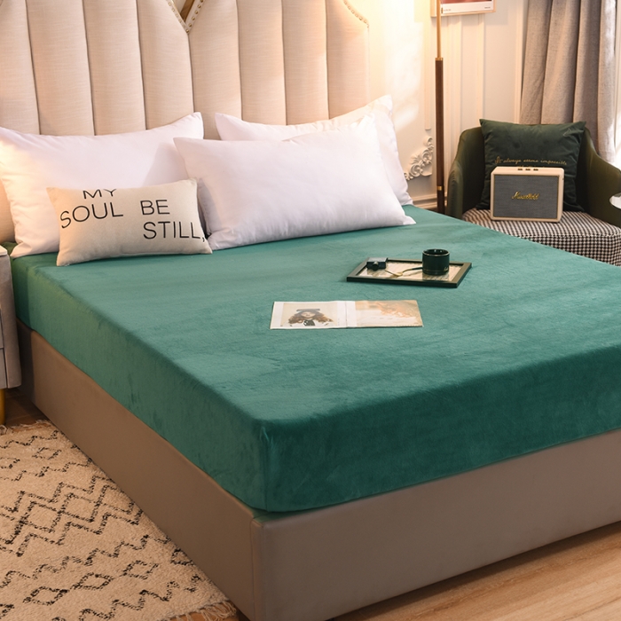 91家纺网 家纺一手货源 找家纺 甜之梦 2025新款毛巾绣牛奶绒单床笠 满天星墨绿