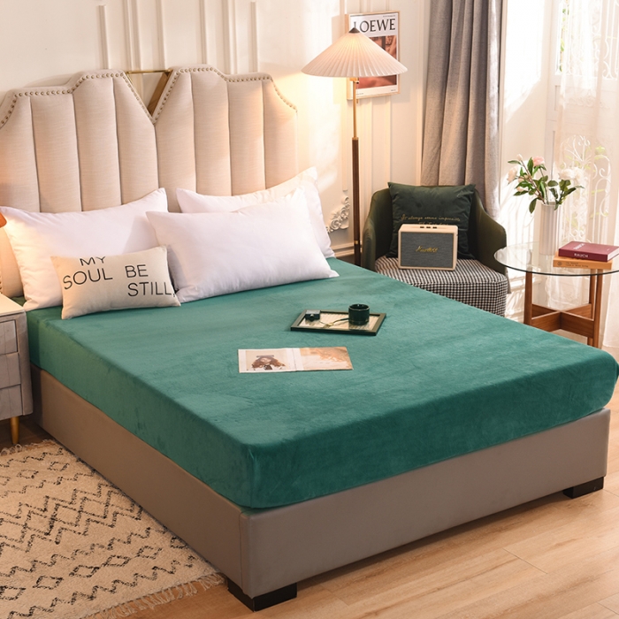 91家纺网 家纺一手货源 找家纺 甜之梦 2025新款毛巾绣牛奶绒单床笠 满天星墨绿