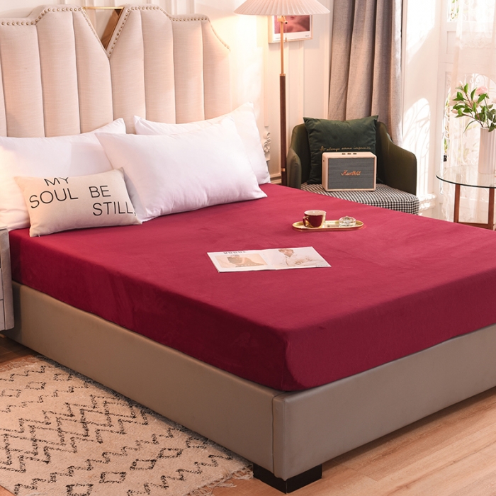 91家纺网 家纺一手货源 找家纺 甜之梦 2025新款毛巾绣牛奶绒单床笠 满天星洋酒红