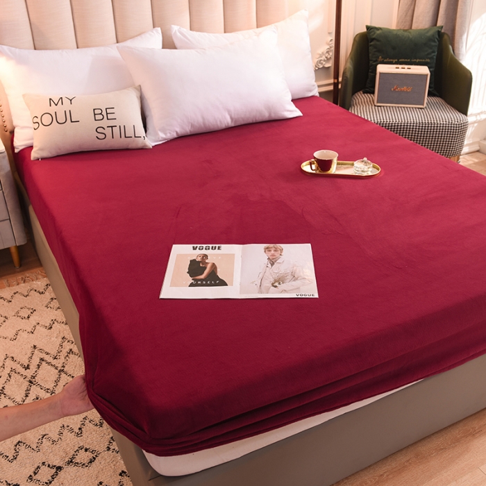 91家纺网 家纺一手货源 找家纺 甜之梦 2025新款毛巾绣牛奶绒单床笠 满天星洋酒红