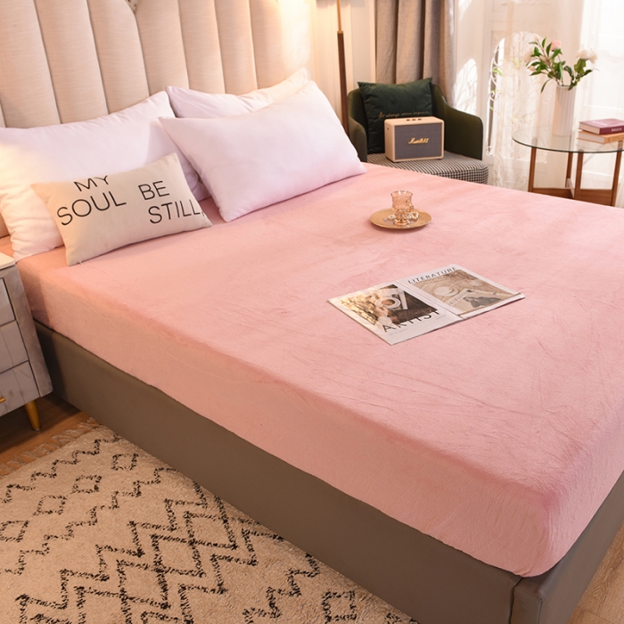 91家纺网 家纺一手货源 找家纺 甜之梦 2025新款毛巾绣牛奶绒单床笠 小熊宝可梦淡粉