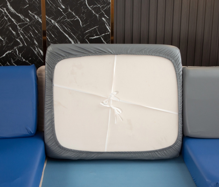 91家纺网 家纺一手货源 找家纺 兴妮雅家纺2021新款拼色皮沙发笠 宝蓝加浅灰