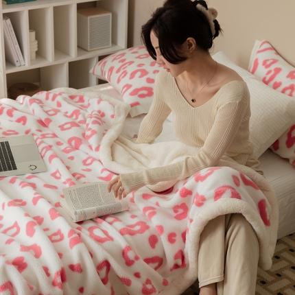 91家纺网 家纺一手货源 找家纺 澳梵家居 2021新款ins网红小颗粒羊羔绒双面绒毛毯 粉色小豹纹