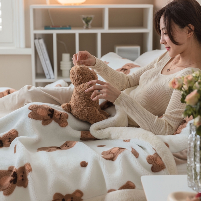 91家纺网 家纺一手货源 找家纺 澳梵家居 2021新款ins网红小颗粒羊羔绒双面绒毛毯 布偶熊