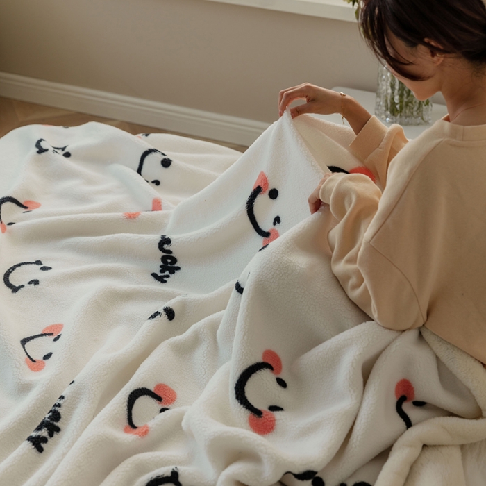 91家纺网 家纺一手货源 找家纺 澳梵家居 2021新款ins网红小颗粒羊羔绒双面绒毛毯 小美好