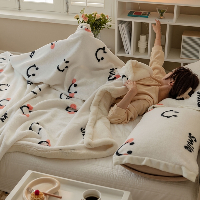 91家纺网 家纺一手货源 找家纺 澳梵家居 2021新款ins网红小颗粒羊羔绒双面绒毛毯 小美好