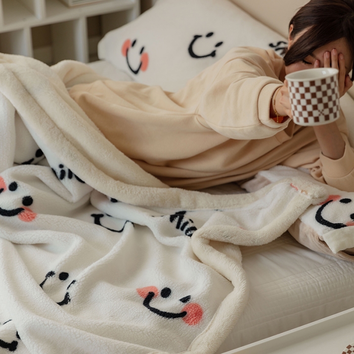 91家纺网 家纺一手货源 找家纺 澳梵家居 2021新款ins网红小颗粒羊羔绒双面绒毛毯 小美好