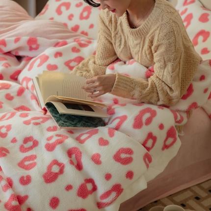 91家纺网 家纺一手货源 找家纺 澳梵家居 2021新款ins网红小颗粒羊羔绒牛奶绒绒四件套 粉色小豹纹