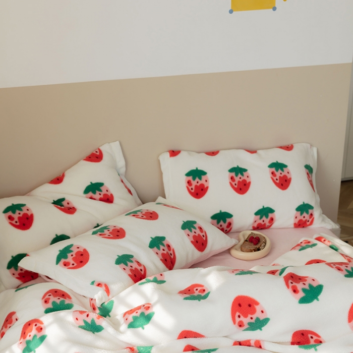 91家纺网 家纺一手货源 找家纺 澳梵家居 2021新款ins网红小颗粒羊羔绒牛奶绒绒四件套 草莓味