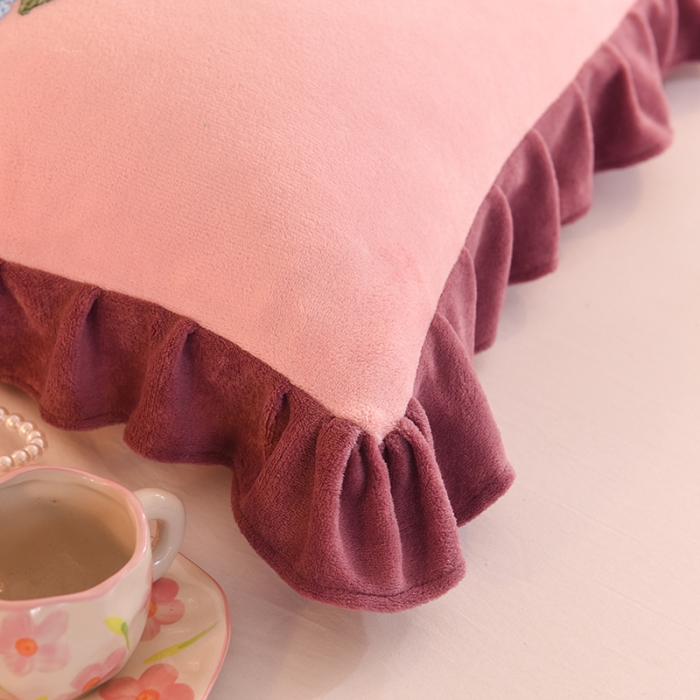 91家纺网 家纺一手货源 找家纺 甜之梦 2025新款毛巾绣牛奶绒单枕套 满天星淡粉