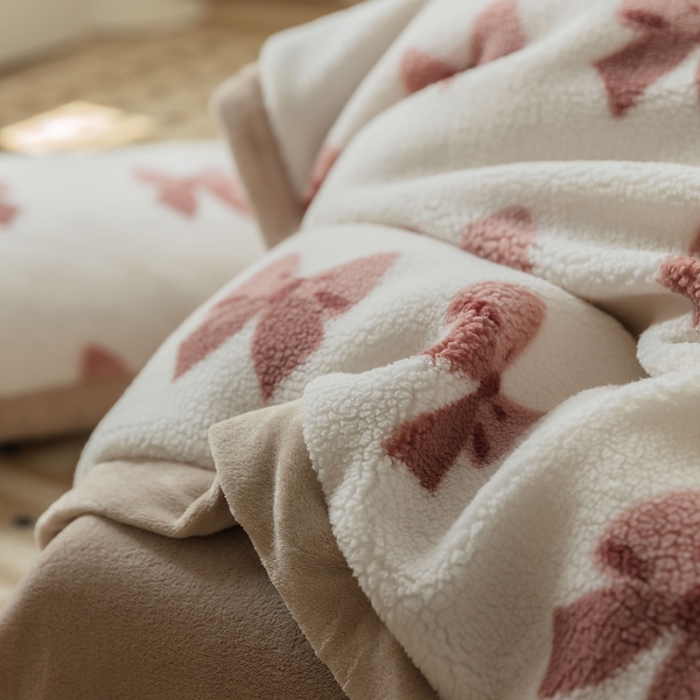 91家纺网 家纺一手货源 找家纺 澳梵家居 2021新款ins网红小颗粒羊羔绒牛奶绒绒四件套 蝴蝶结