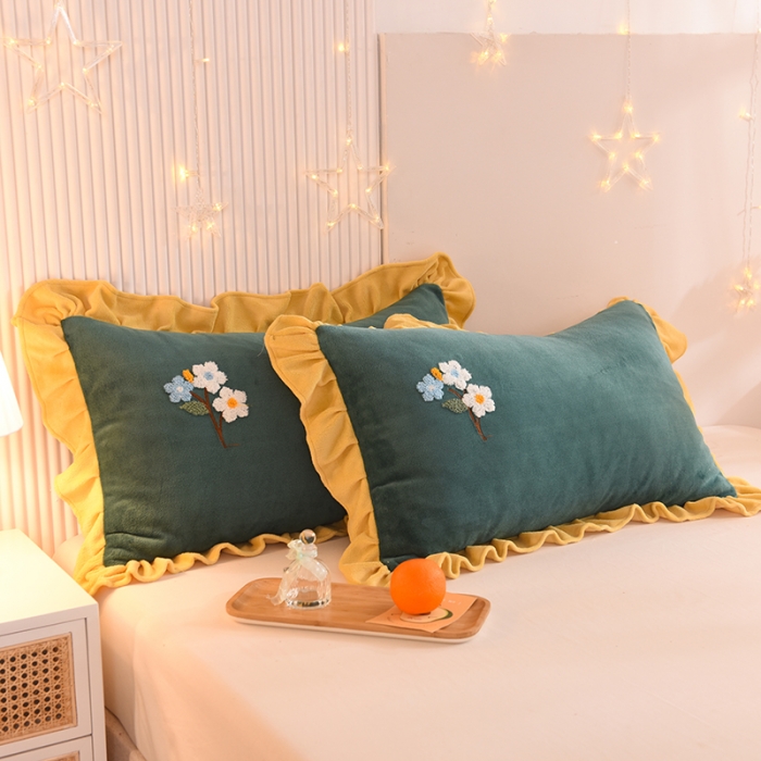 91家纺网 家纺一手货源 找家纺 甜之梦 2025新款毛巾绣牛奶绒单枕套 满天星墨绿