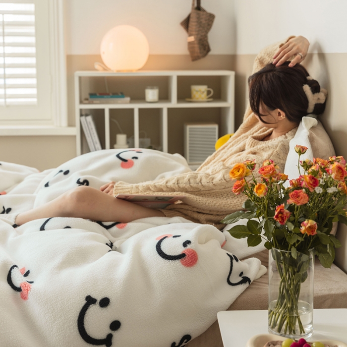 91家纺网 家纺一手货源 找家纺 澳梵家居 2021新款ins网红小颗粒羊羔绒牛奶绒绒四件套 小美好