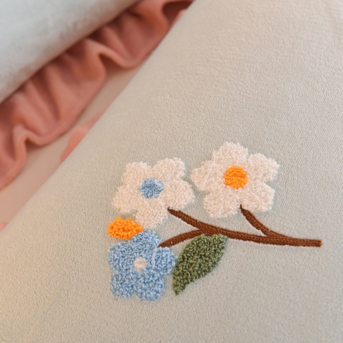 91家纺网 家纺一手货源 找家纺 甜之梦 2025新款毛巾绣牛奶绒单枕套 满天星嫩绿