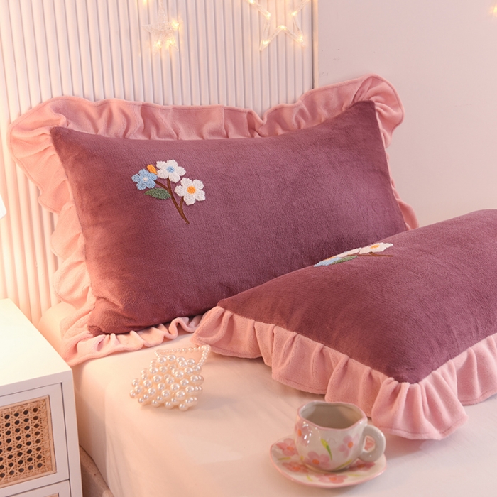91家纺网 家纺一手货源 找家纺 甜之梦 2025新款毛巾绣牛奶绒单枕套 满天星紫豆沙
