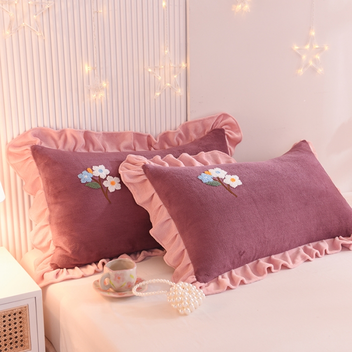 91家纺网 家纺一手货源 找家纺 甜之梦 2025新款毛巾绣牛奶绒单枕套 满天星紫豆沙