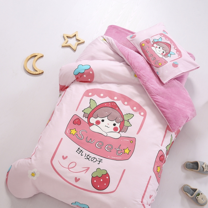 91家纺网 家纺一手货源 找家纺 鱼宝 2021新款棉加绒幼儿园多件套 草莓姑娘