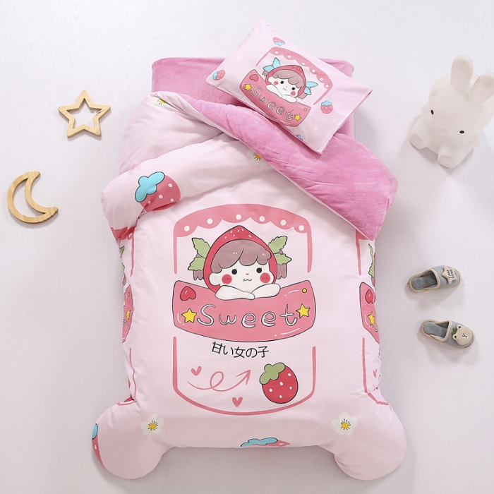 91家纺网 家纺一手货源 找家纺 鱼宝 2021新款棉加绒幼儿园多件套 草莓姑娘