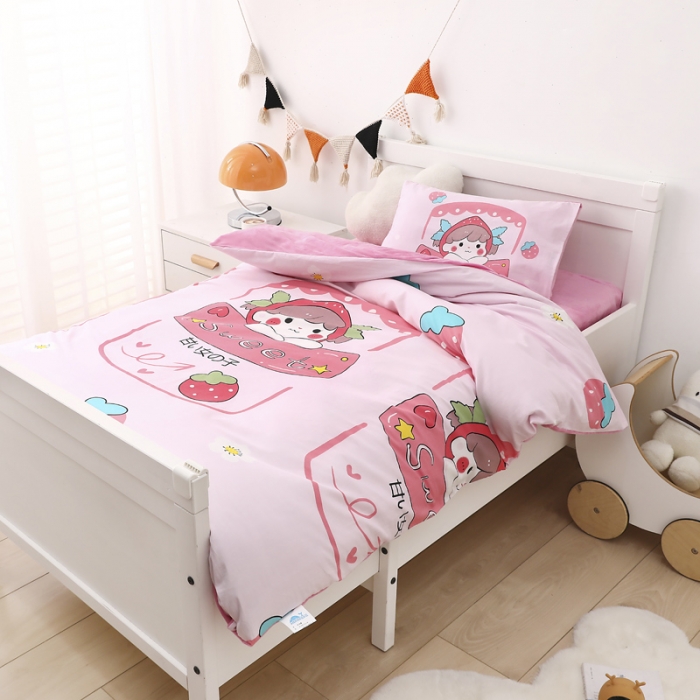 91家纺网 家纺一手货源 找家纺 鱼宝 2021新款棉加绒幼儿园多件套 草莓姑娘