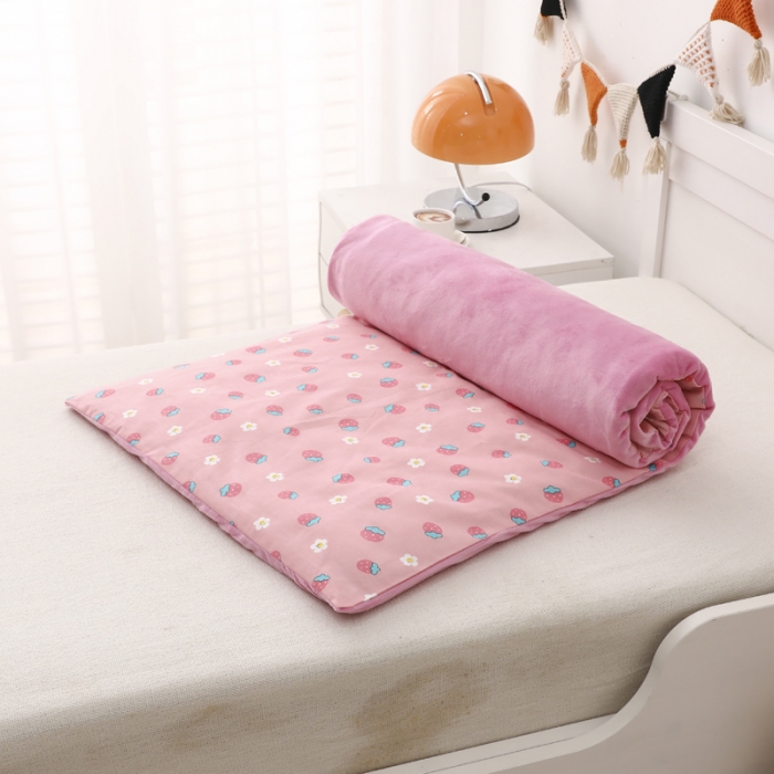 91家纺网 家纺一手货源 找家纺 鱼宝 2021新款棉加绒幼儿园多件套 草莓姑娘