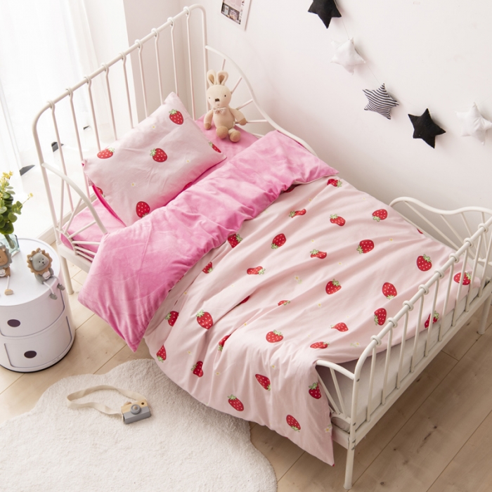 91家纺网 家纺一手货源 找家纺 鱼宝 2021新款棉加绒幼儿园多件套 草莓甜心