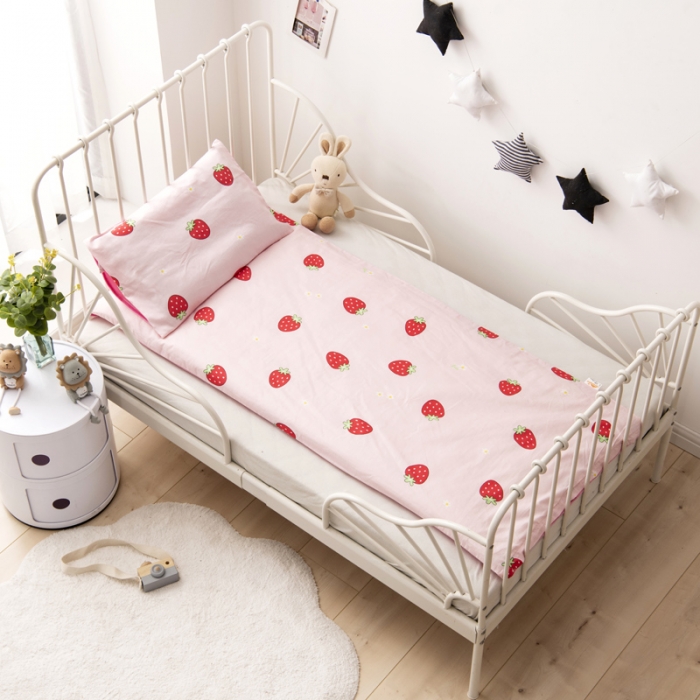 91家纺网 家纺一手货源 找家纺 鱼宝 2021新款棉加绒幼儿园多件套 草莓甜心