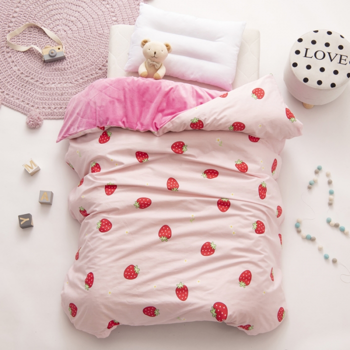 91家纺网 家纺一手货源 找家纺 鱼宝 2021新款棉加绒幼儿园多件套 草莓甜心