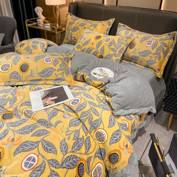 91家纺网 家纺一手货源 找家纺 眠帛 2021新款牛奶绒印花宽边拼角四件套 春华秋实